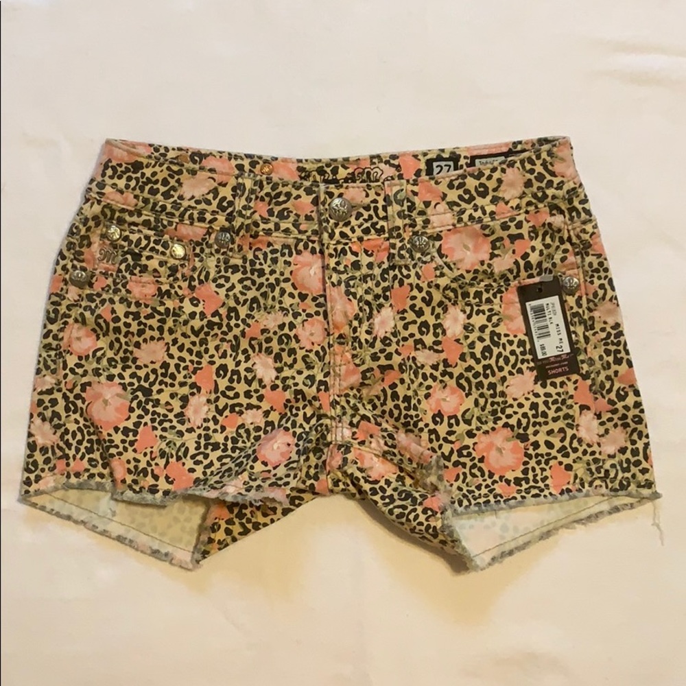 *NWT* Women’s Miss Me shorts MSRP $89